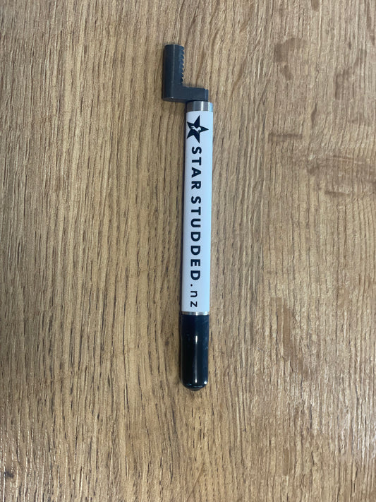 Star Studded Thread Cleaner